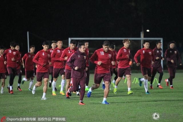 但我们必须度过难关，我们需要去为下一场比赛做好准备。